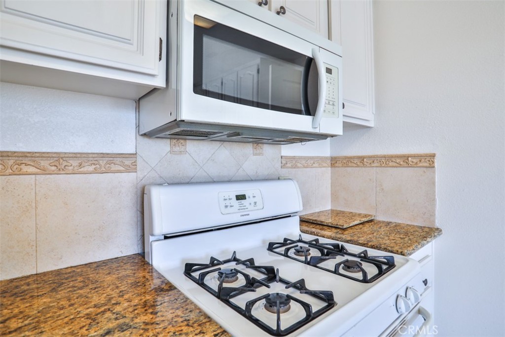 1071 Lakeview Terrace