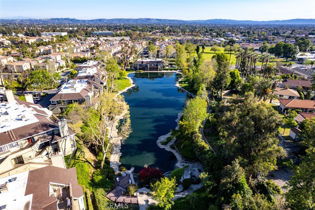1071 Lakeview Terrace