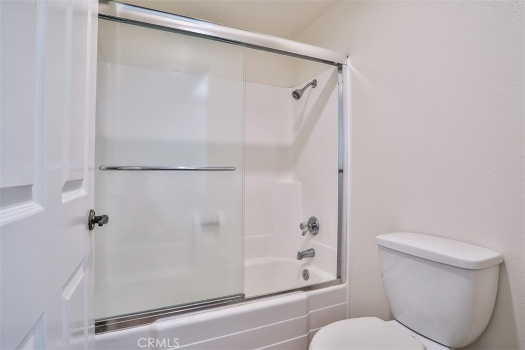 1071 Lakeview Terrace