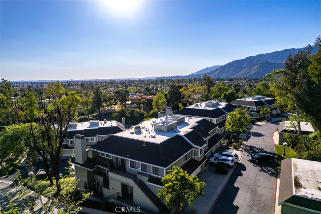 1071 Lakeview Terrace