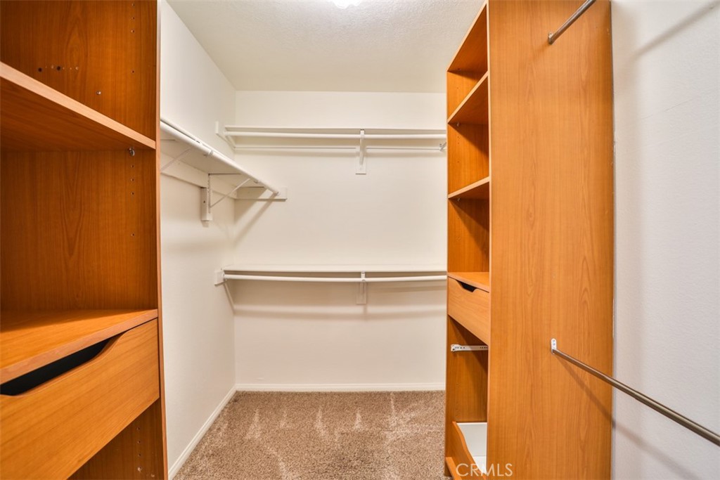 1071 Lakeview Terrace