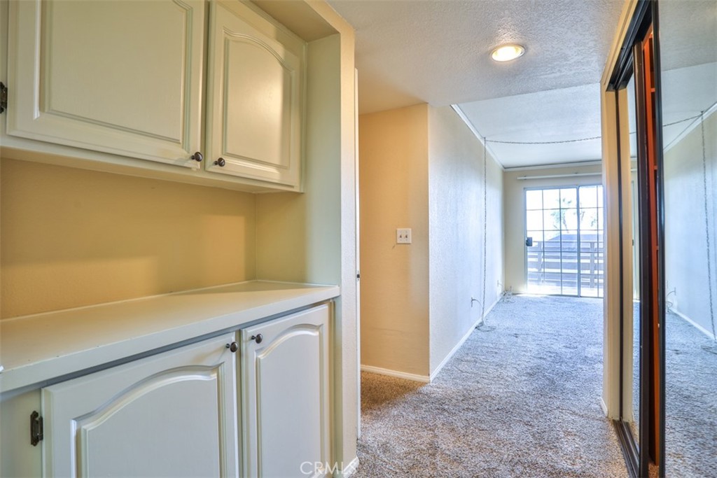 1071 Lakeview Terrace