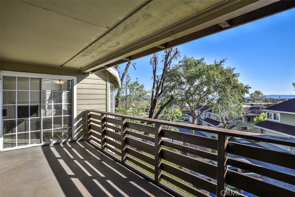 1071 Lakeview Terrace