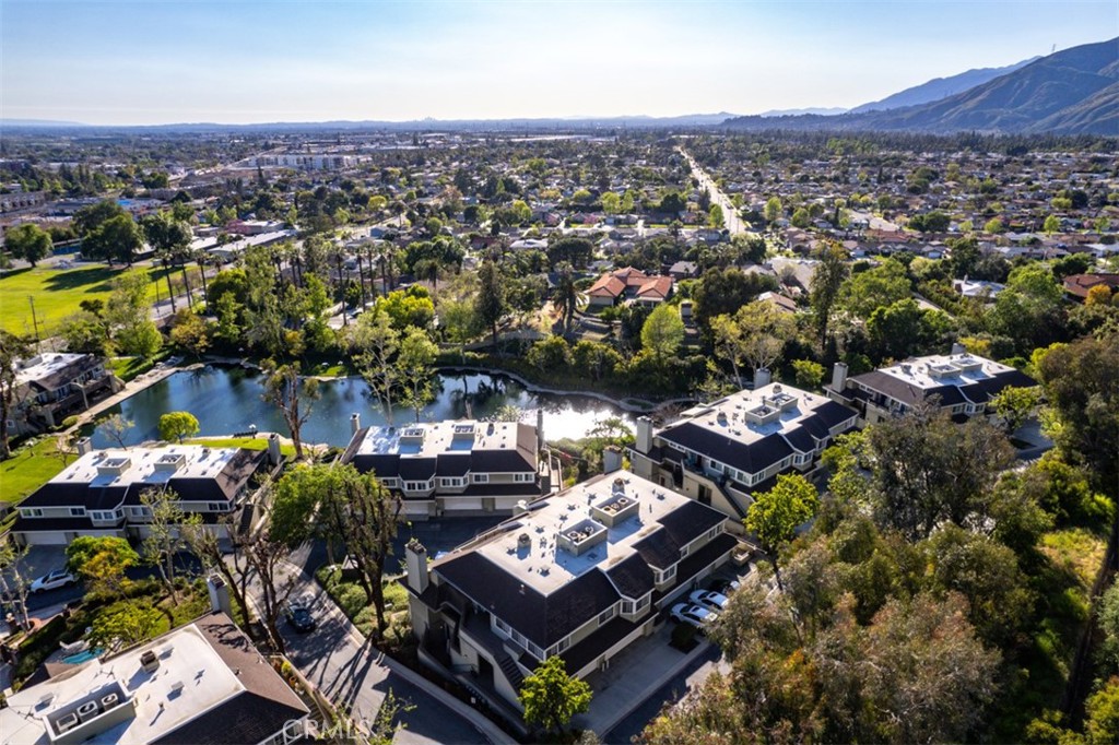 1071 Lakeview Terrace