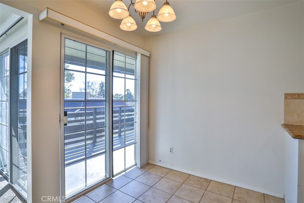 1071 Lakeview Terrace