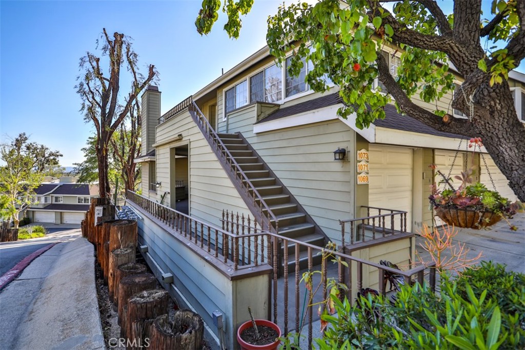 1071 Lakeview Terrace