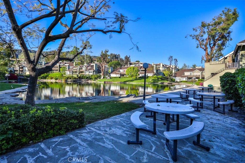 1071 Lakeview Terrace