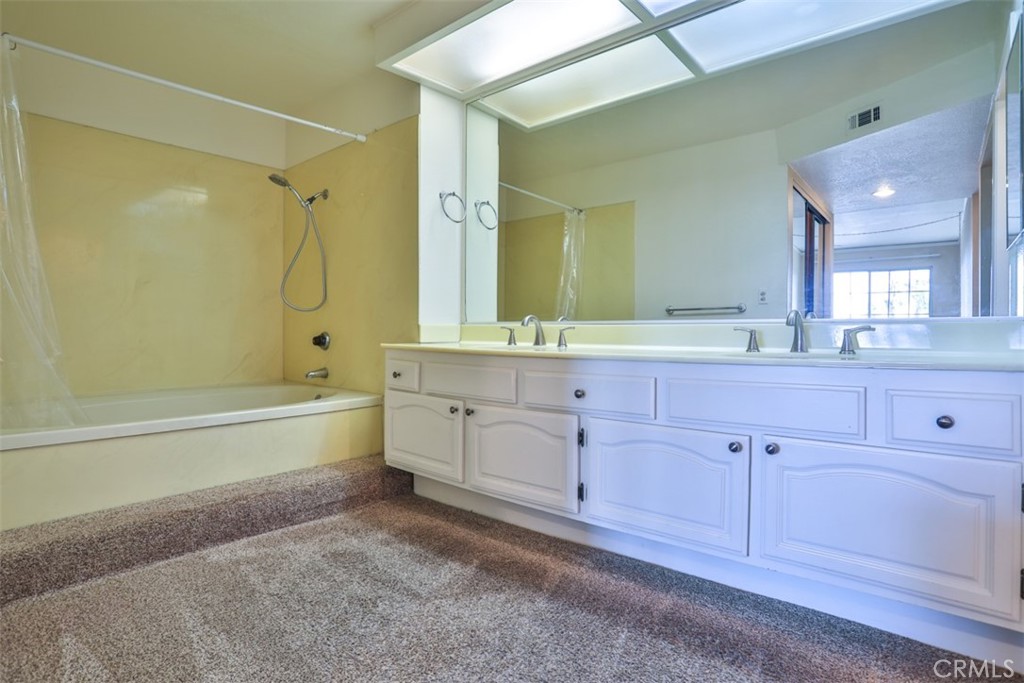 1071 Lakeview Terrace