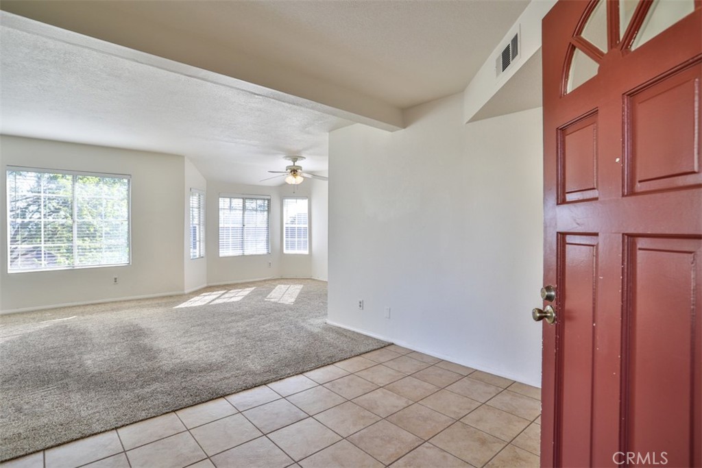 1071 Lakeview Terrace
