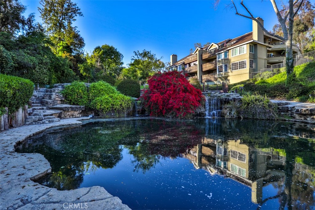 1071 Lakeview Terrace