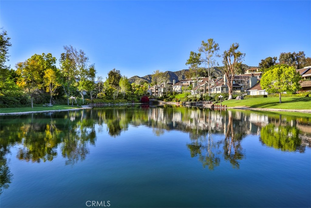 1071 Lakeview Terrace