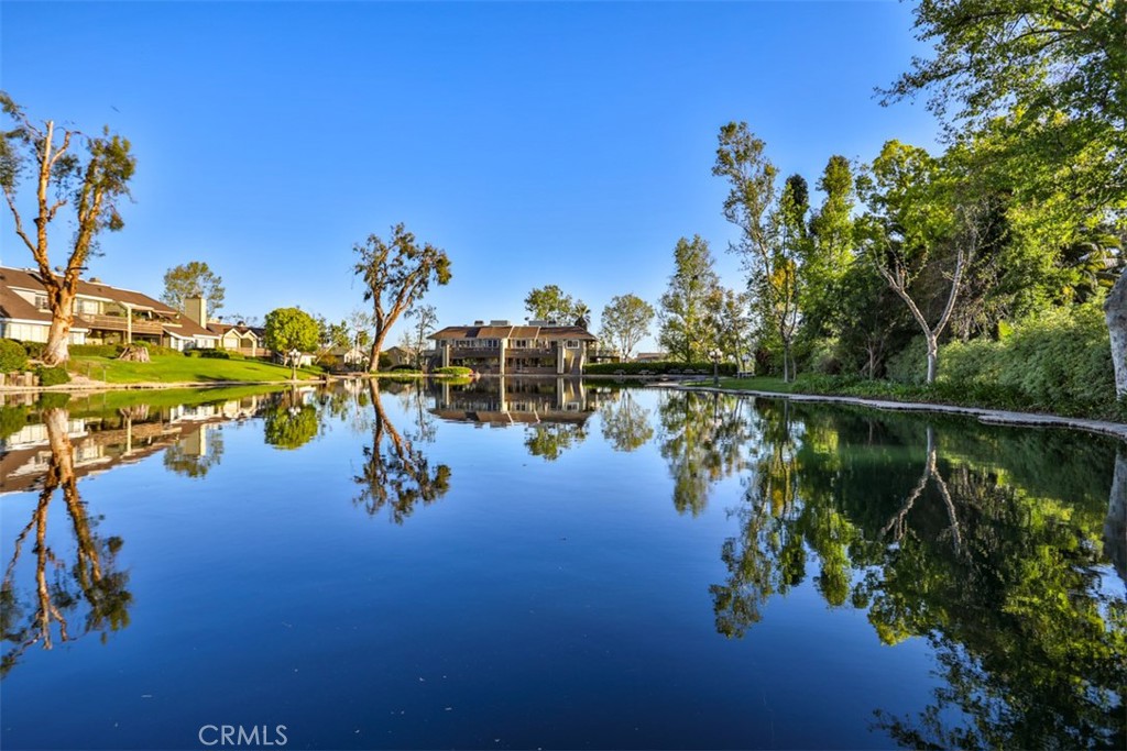 1071 Lakeview Terrace