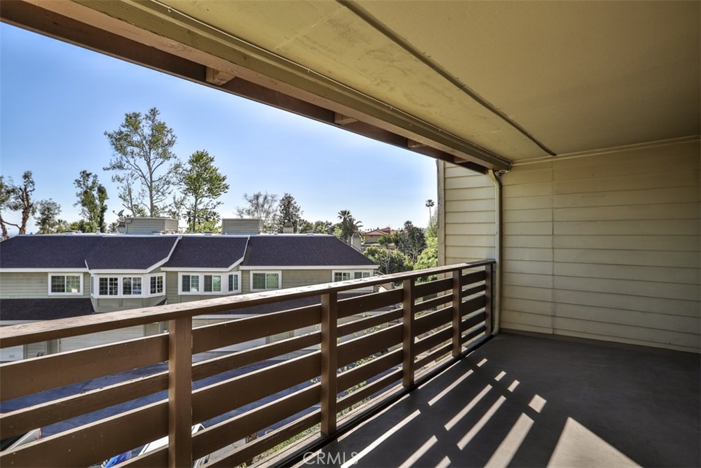1071 Lakeview Terrace
