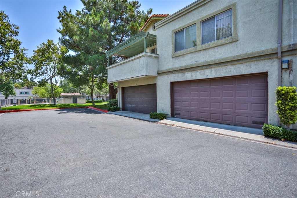 8426 Western Trail Place E