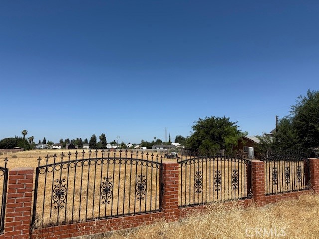3207 N Valentine Avenue