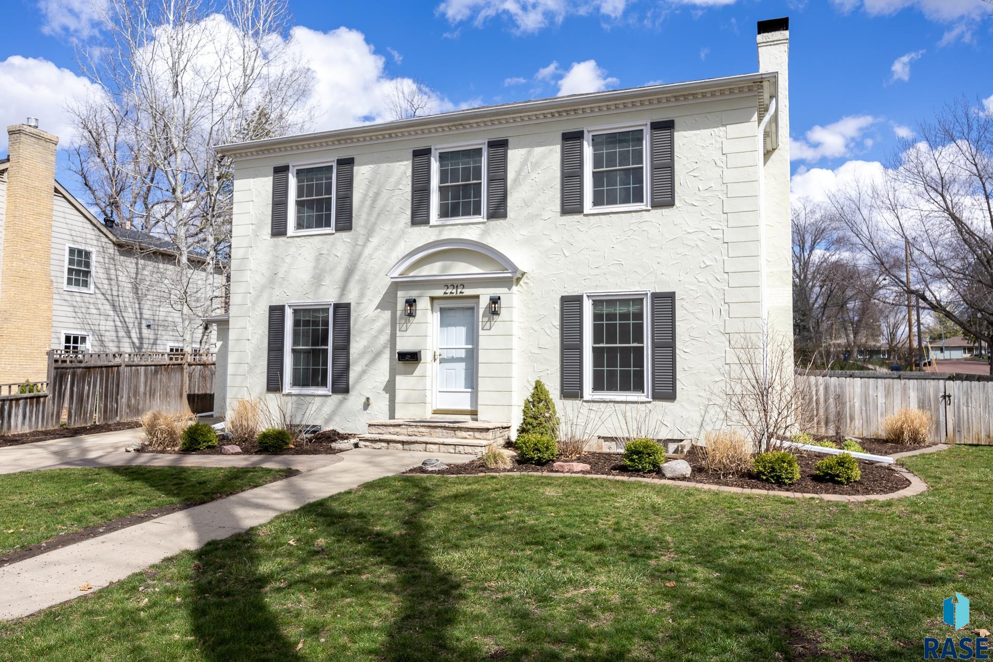 2212 S Pendar Ln