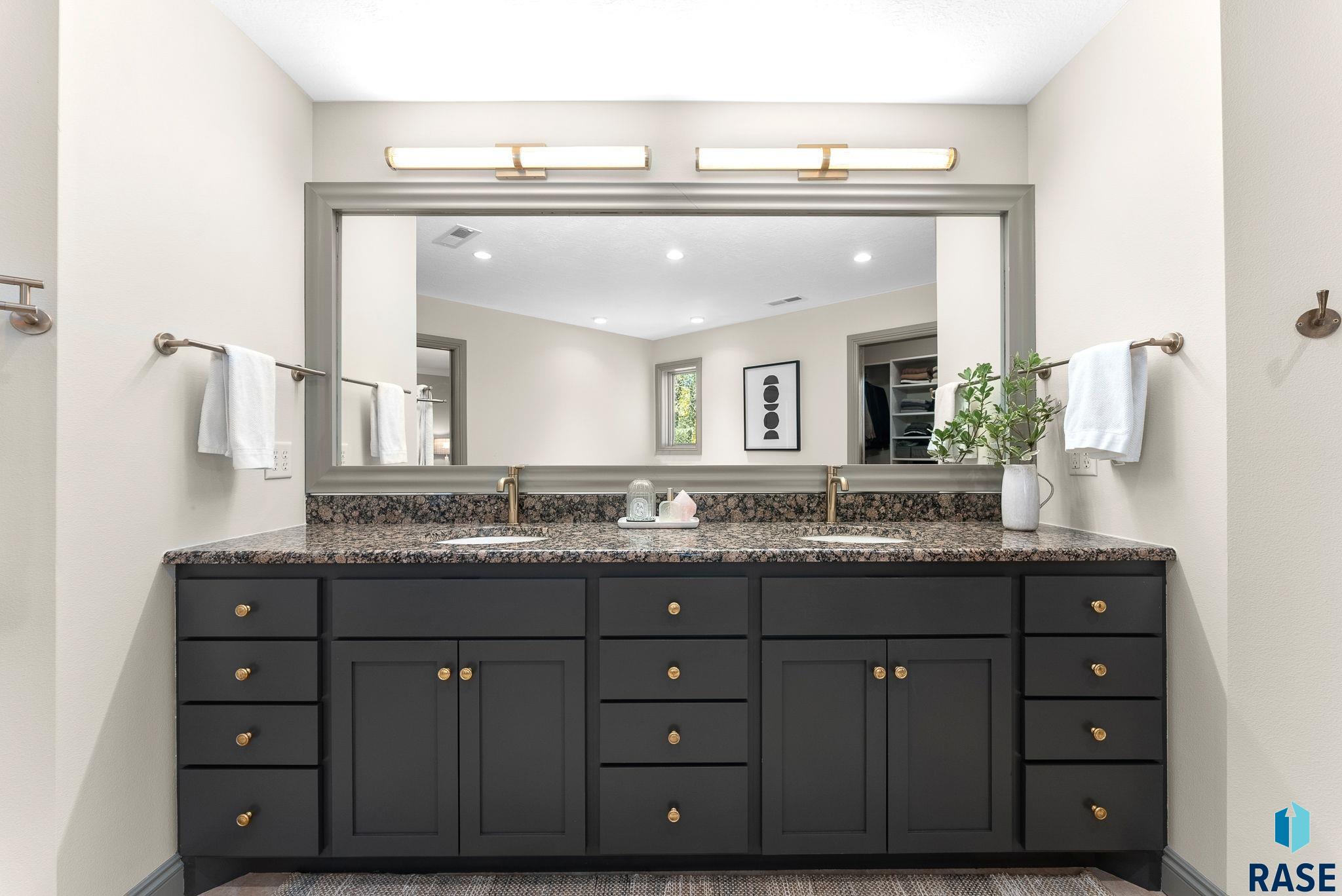 2608 E Old Orchard Trl