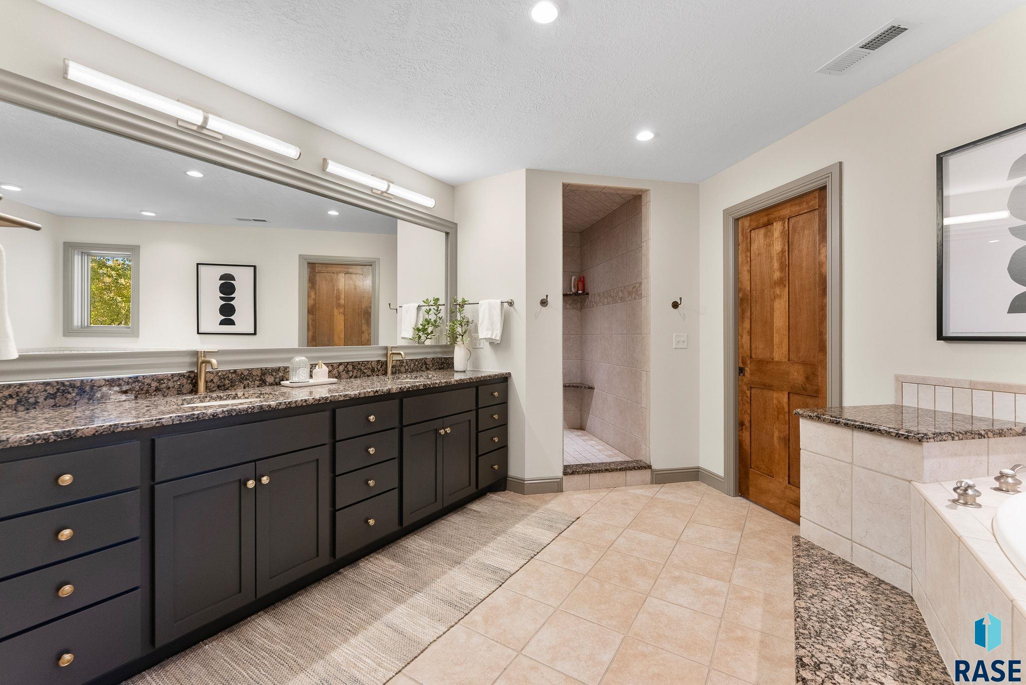 2608 E Old Orchard Trl