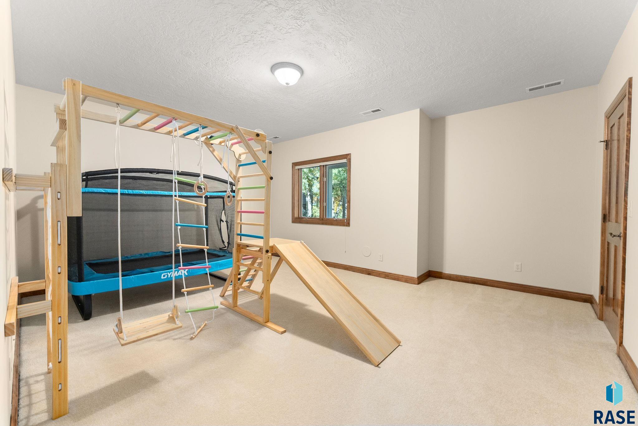 2608 E Old Orchard Trl