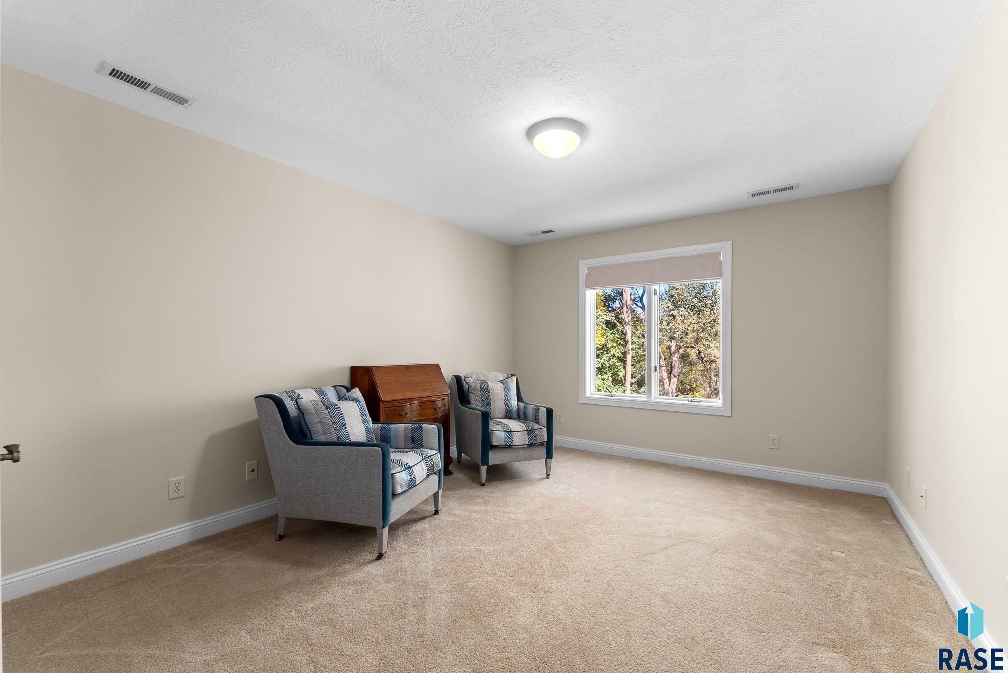 2608 E Old Orchard Trl