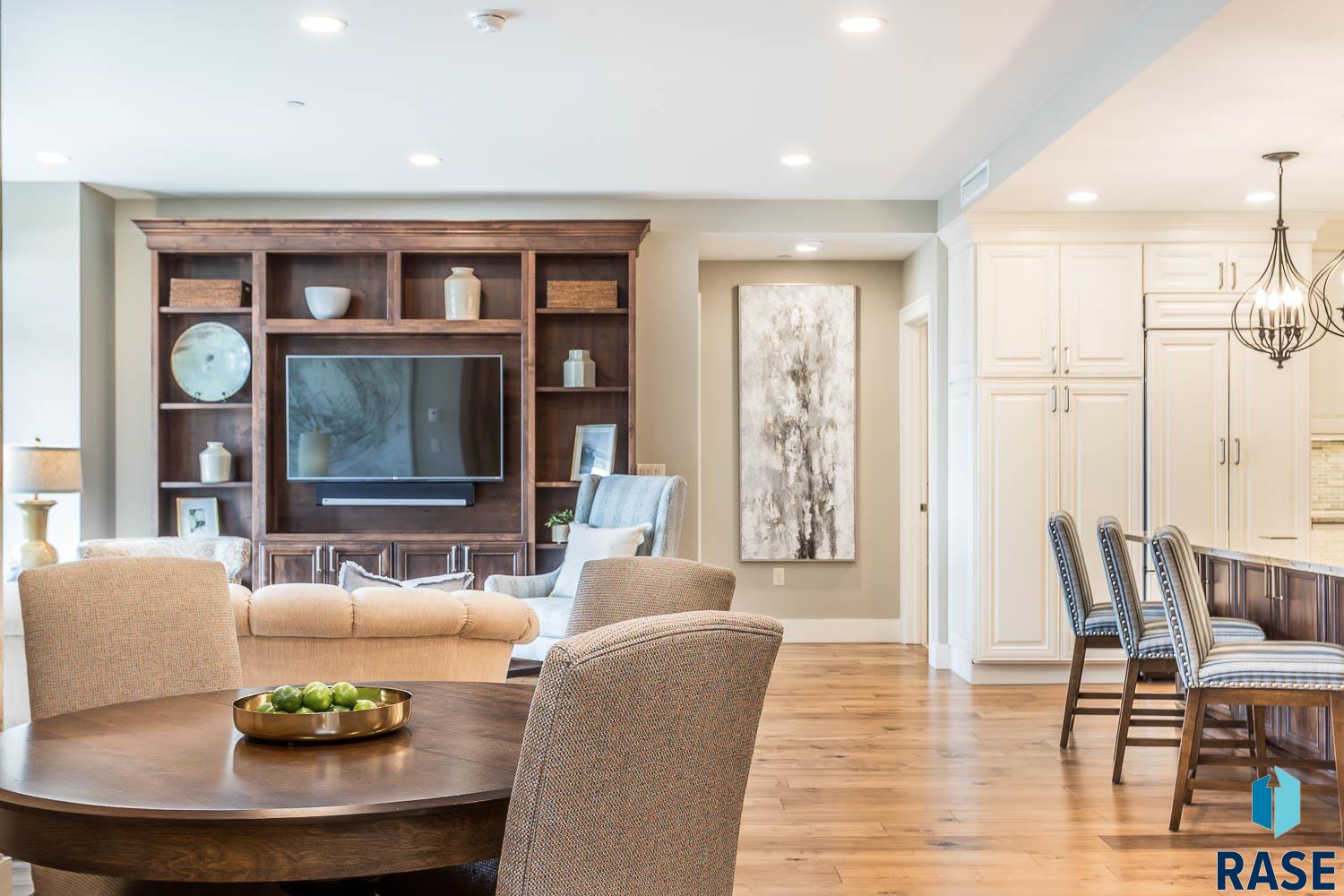 350 S Main Ave Unit: 506