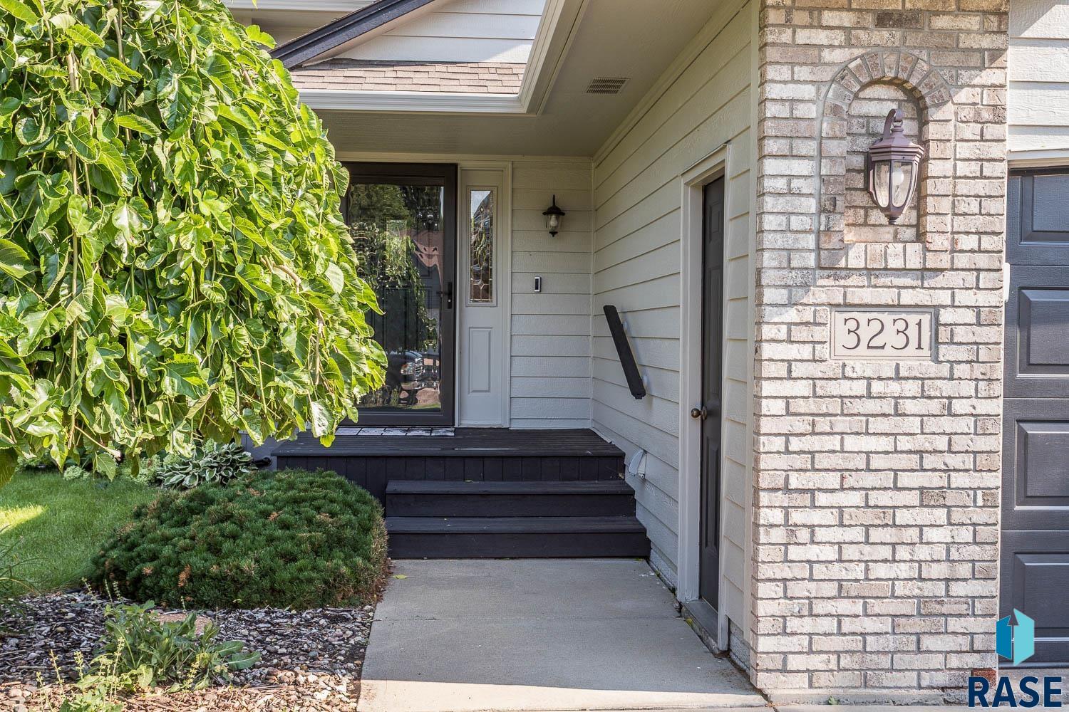 3231 S Grace Ave