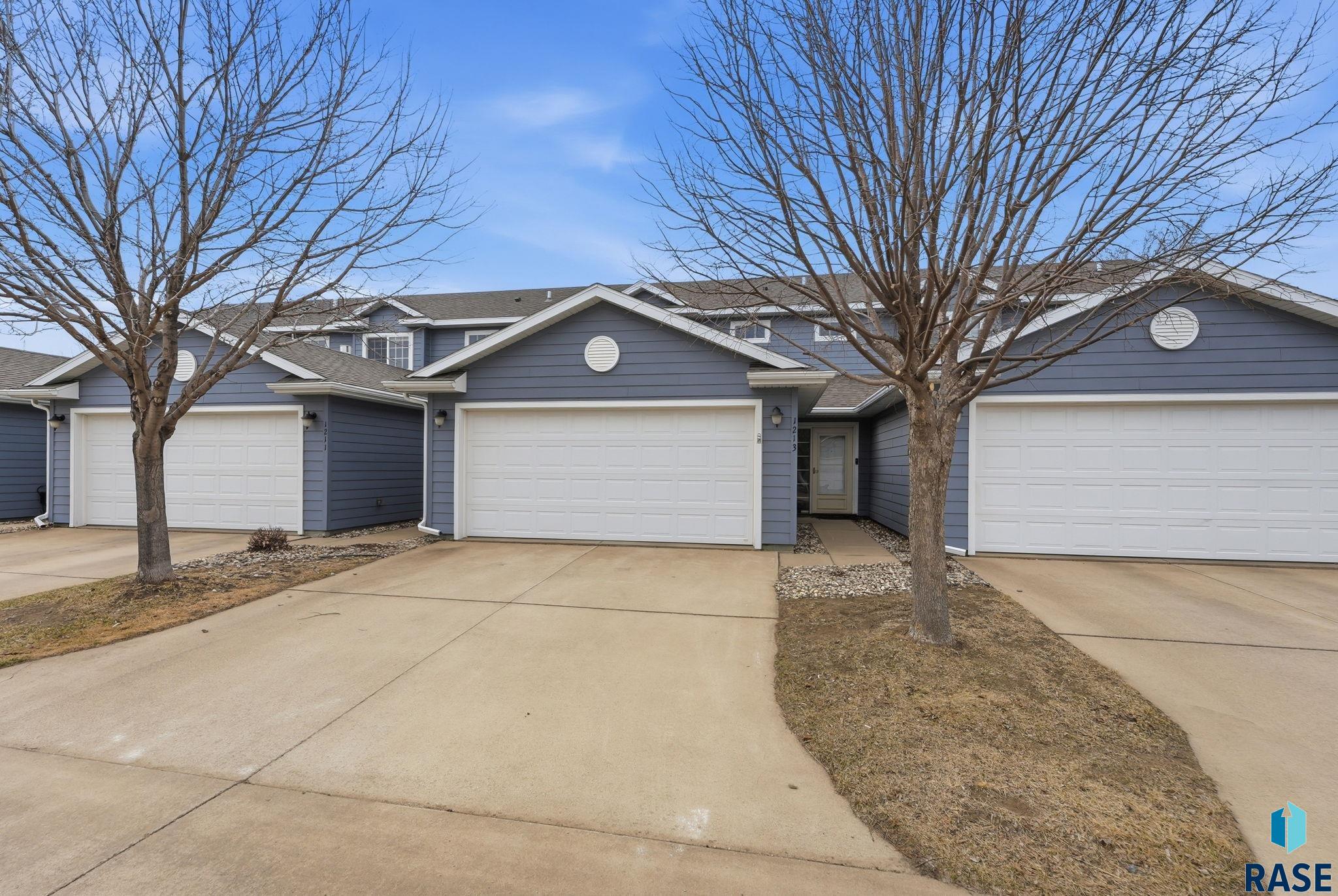 1213 N Pekin Pl