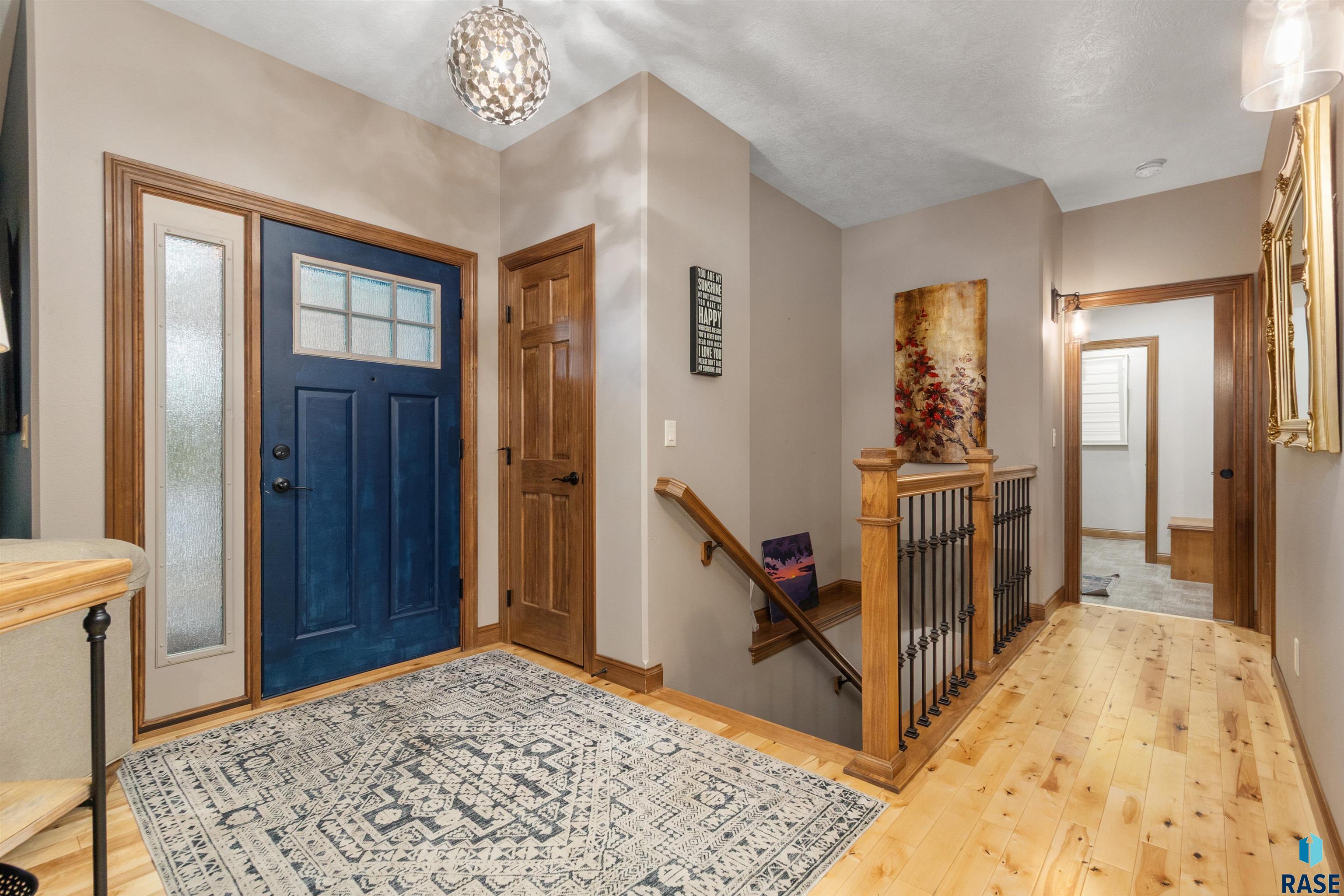 5721 E Robin Oak Cir