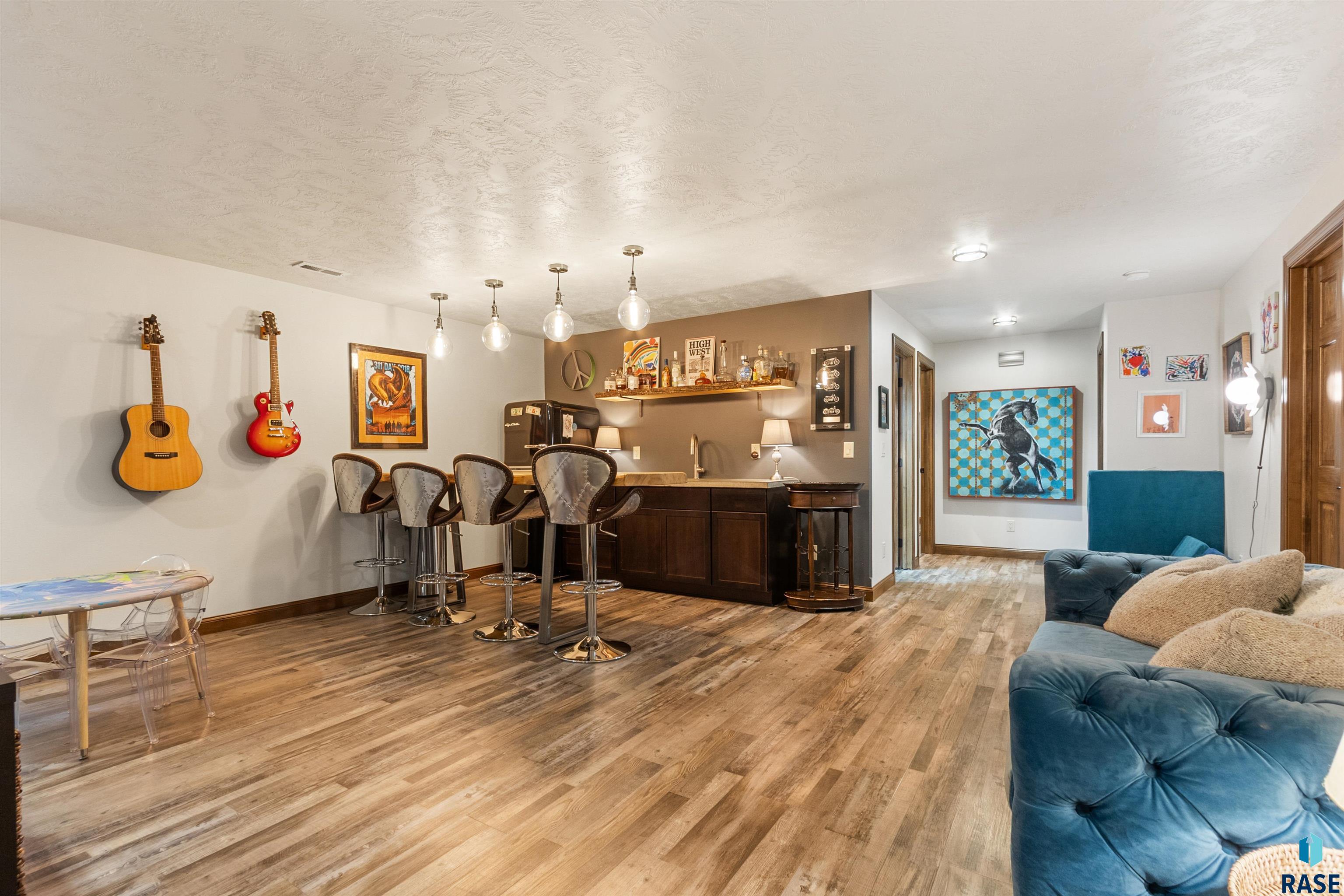 5721 E Robin Oak Cir