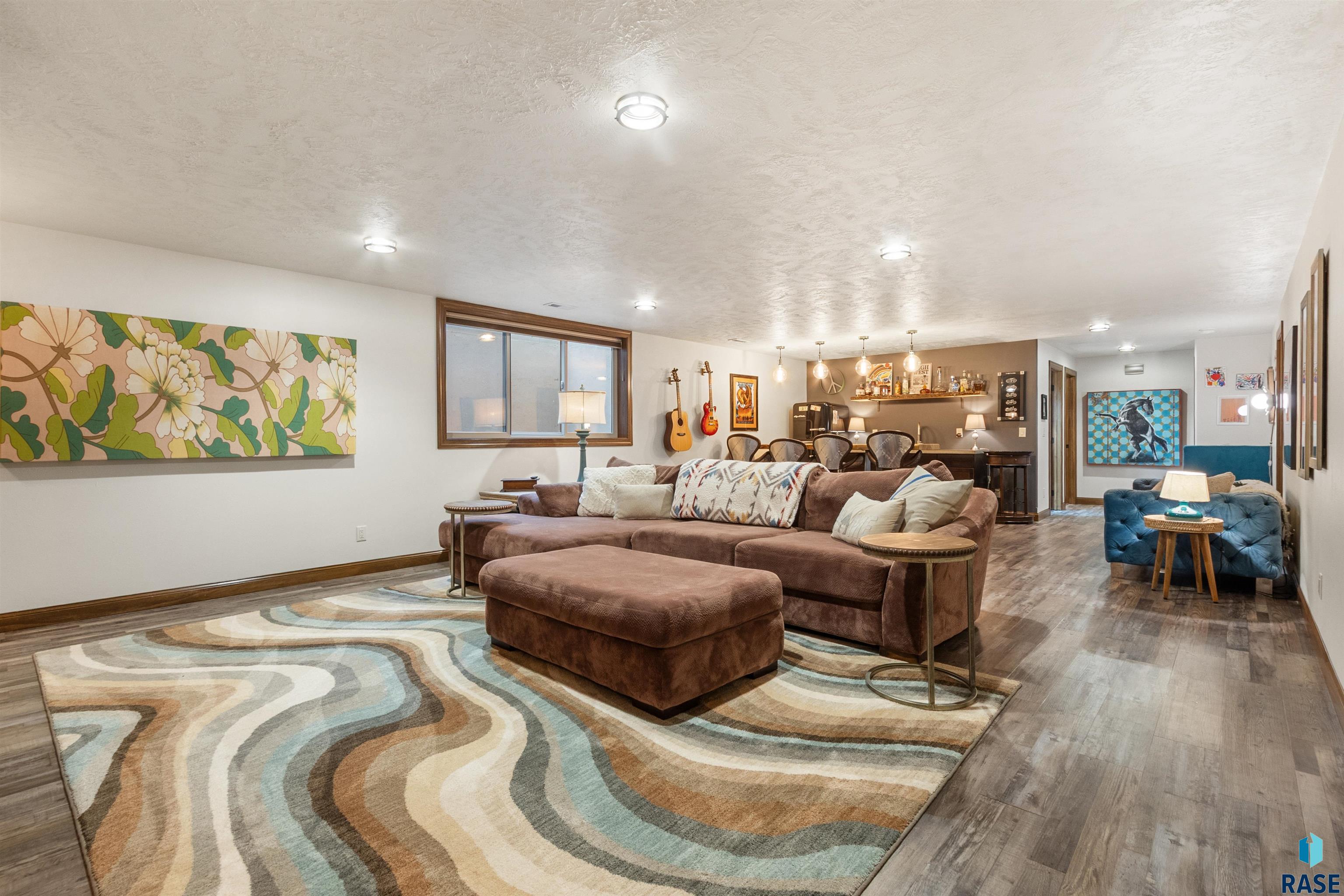 5721 E Robin Oak Cir