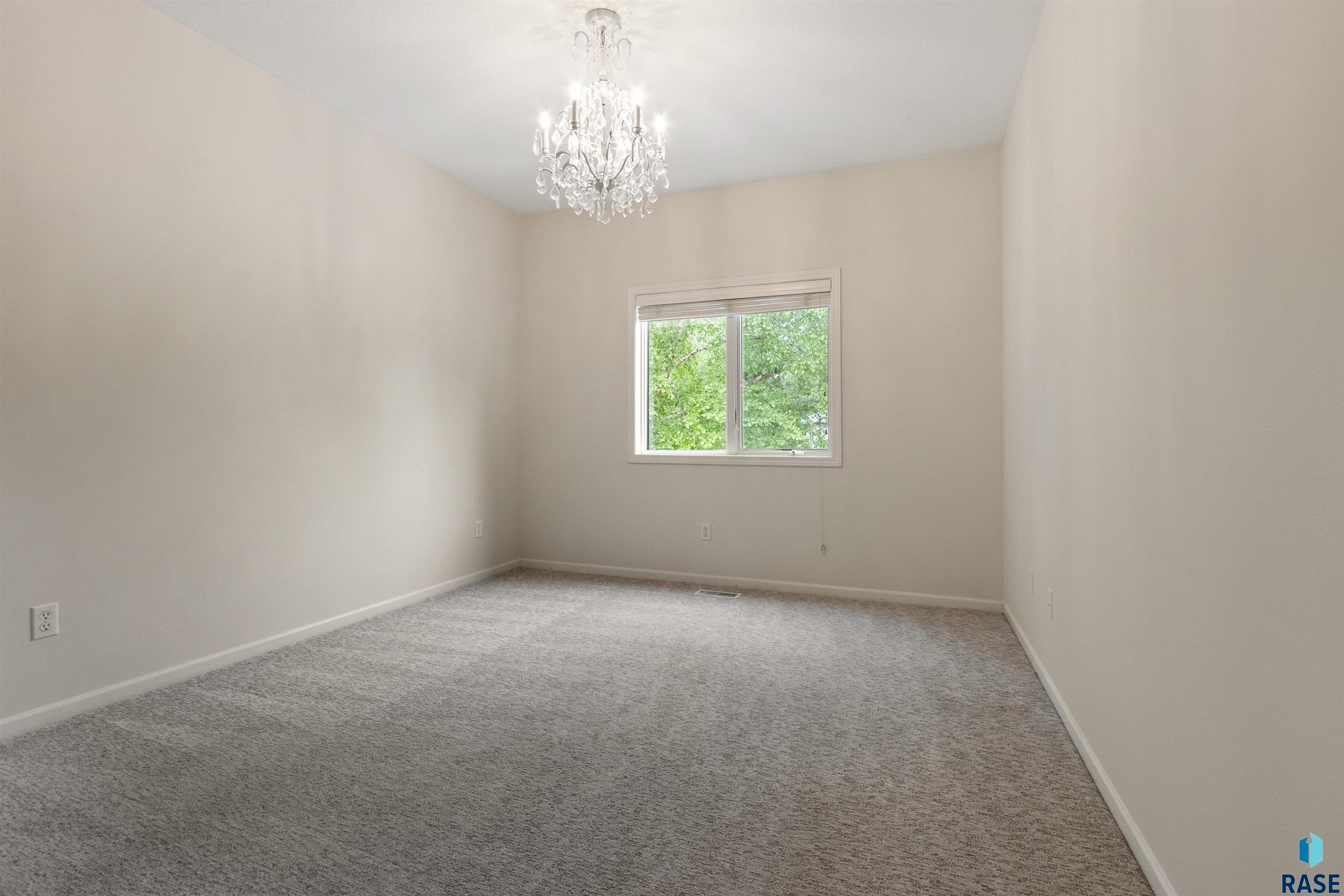3000 S Amanda Ct