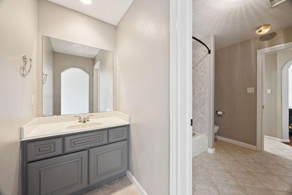 6615 Redberry Glen Lane