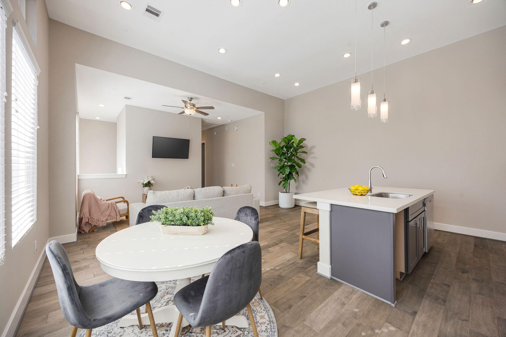 4450 W Tidwell Road # I