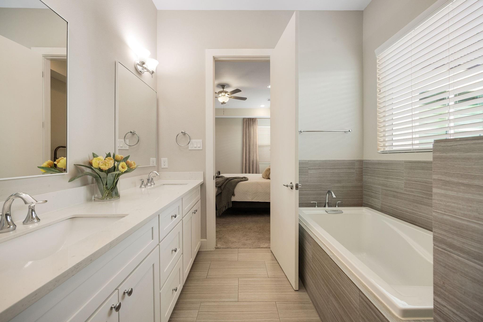 4450 W Tidwell Road # I