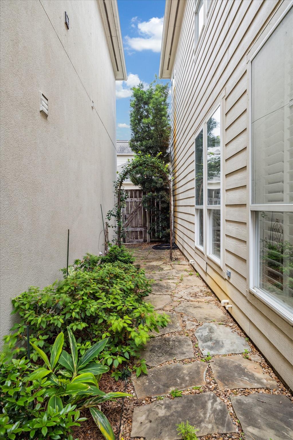 523 Archwood Trail