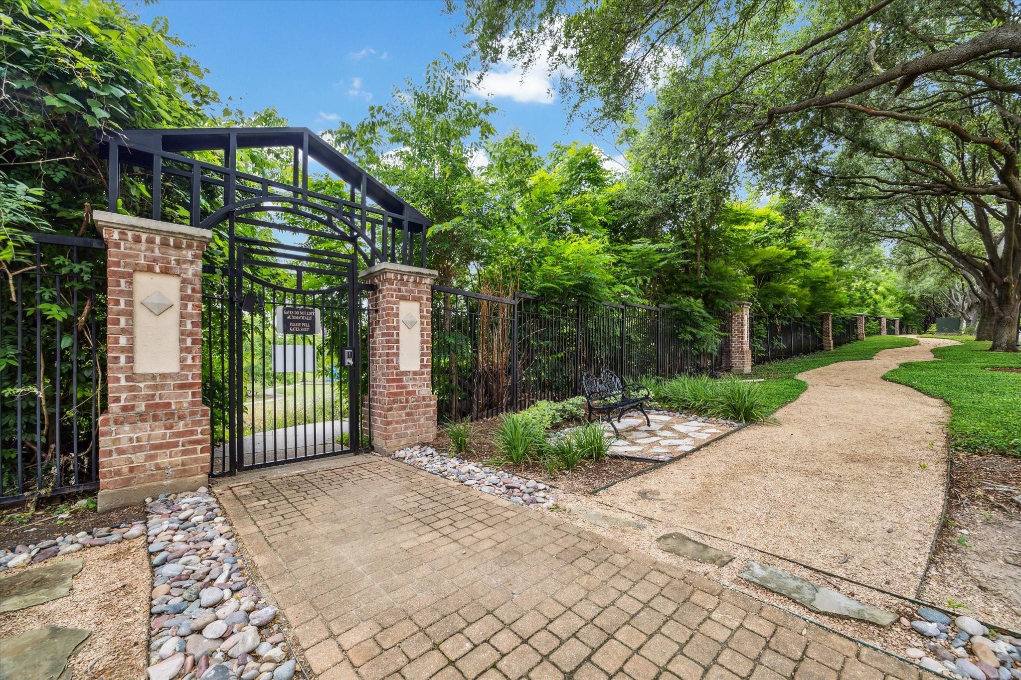 523 Archwood Trail