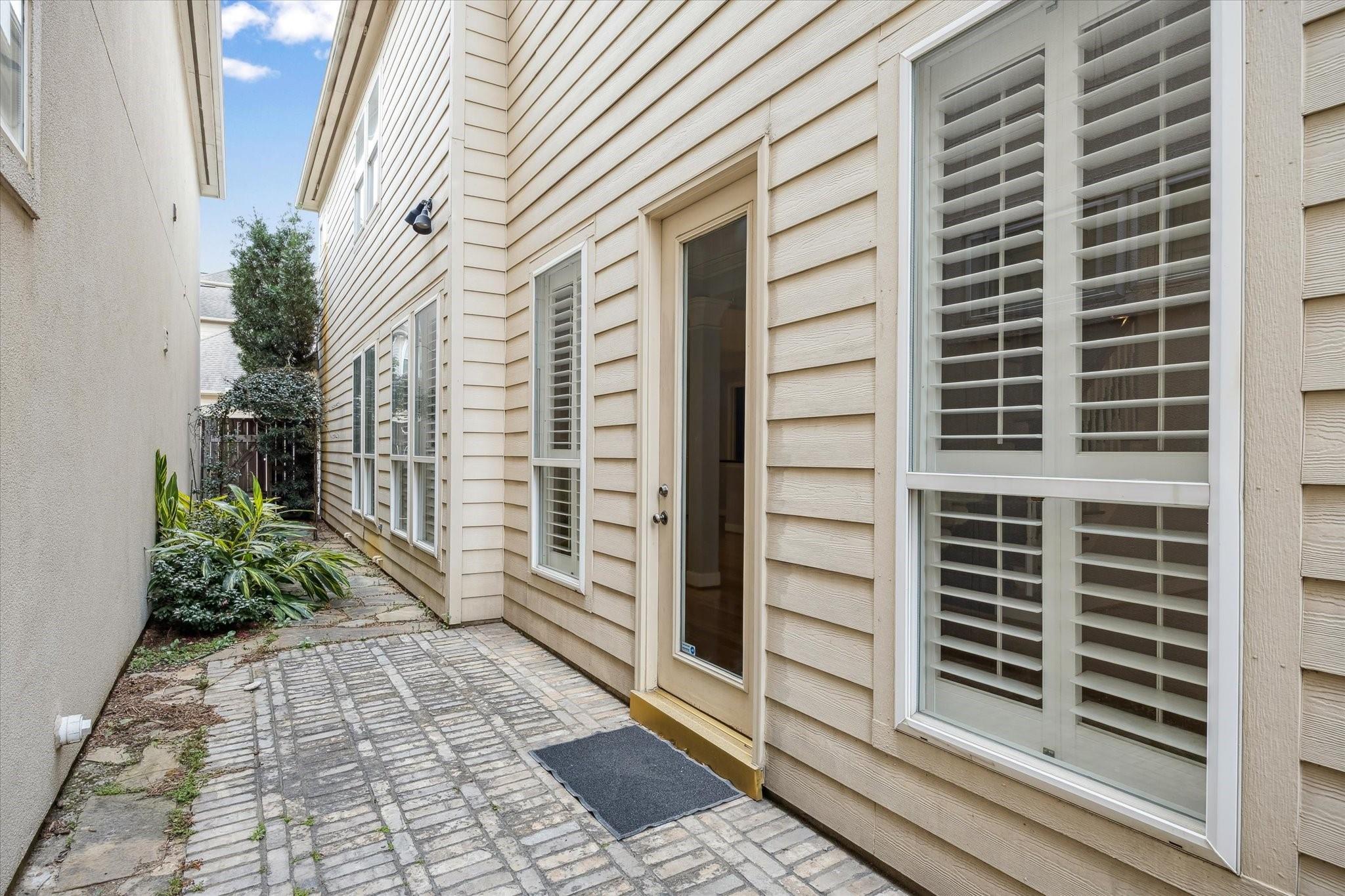 523 Archwood Trail