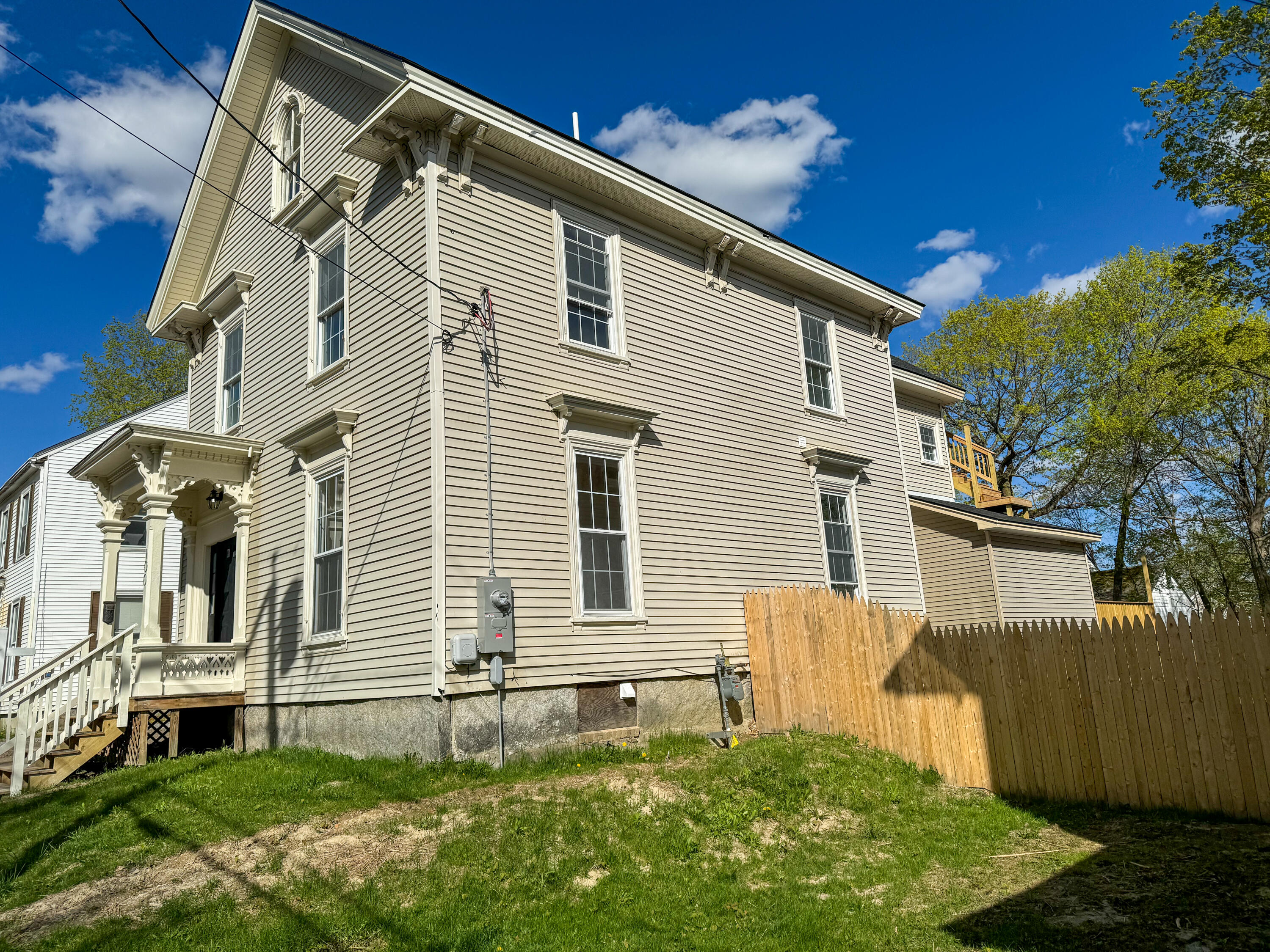 100 4th Street