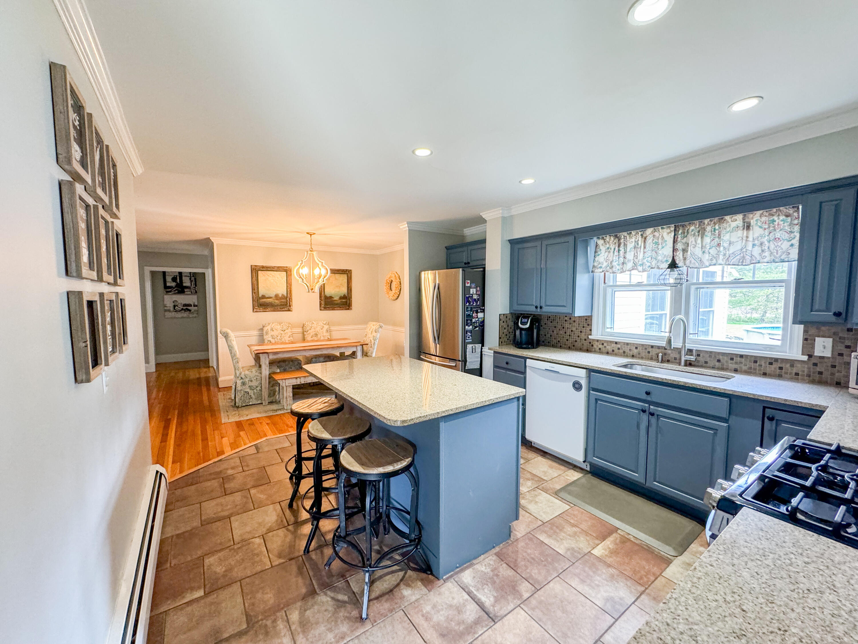 14 Sunset Avenue