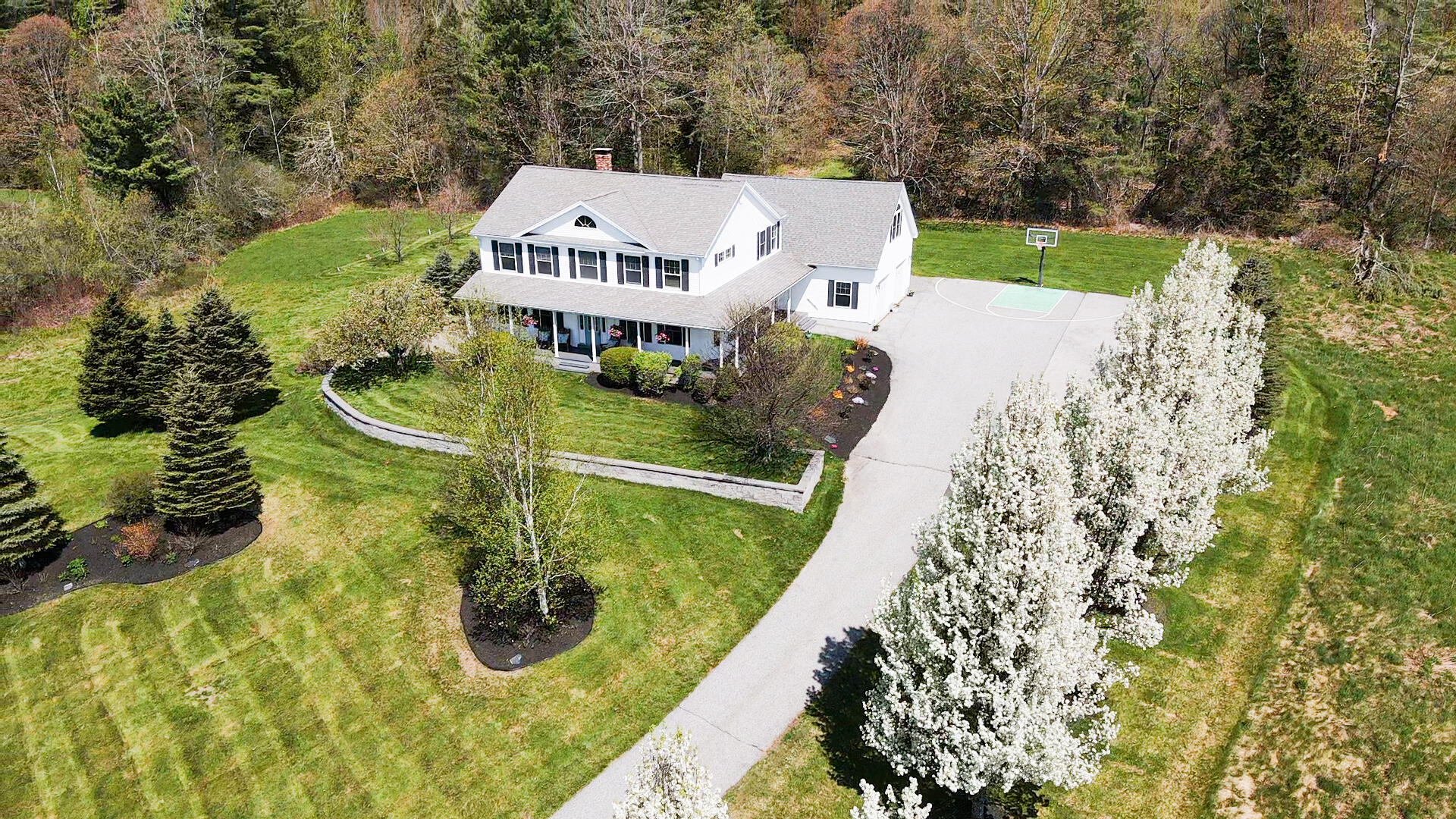 66 Foster Avenue