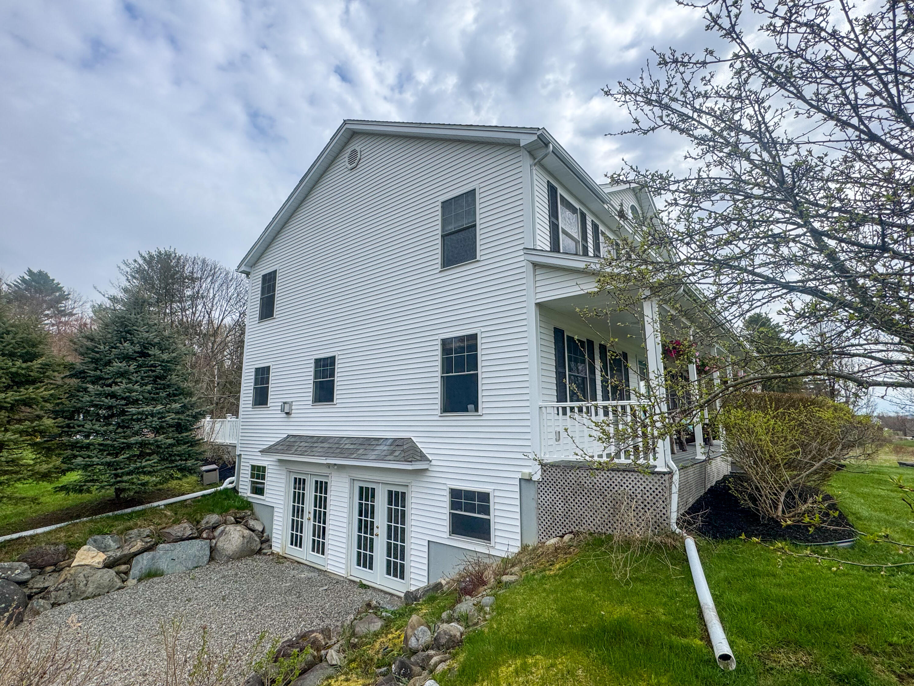 66 Foster Avenue