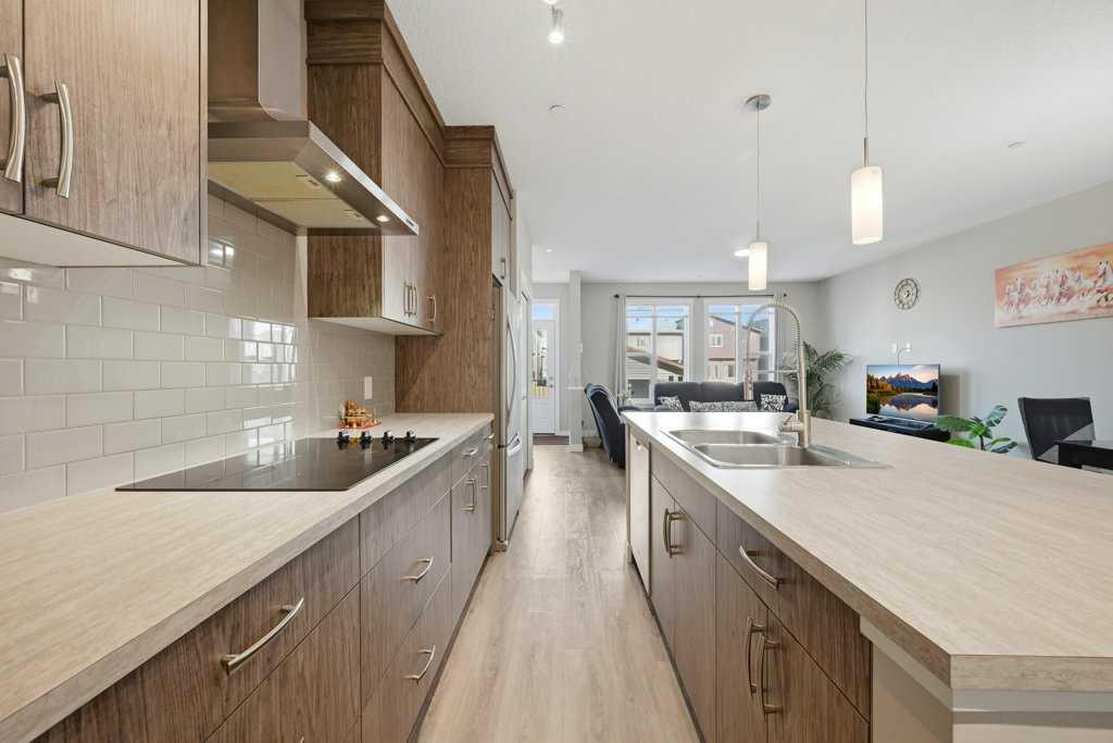 75 Howse Crescent NE