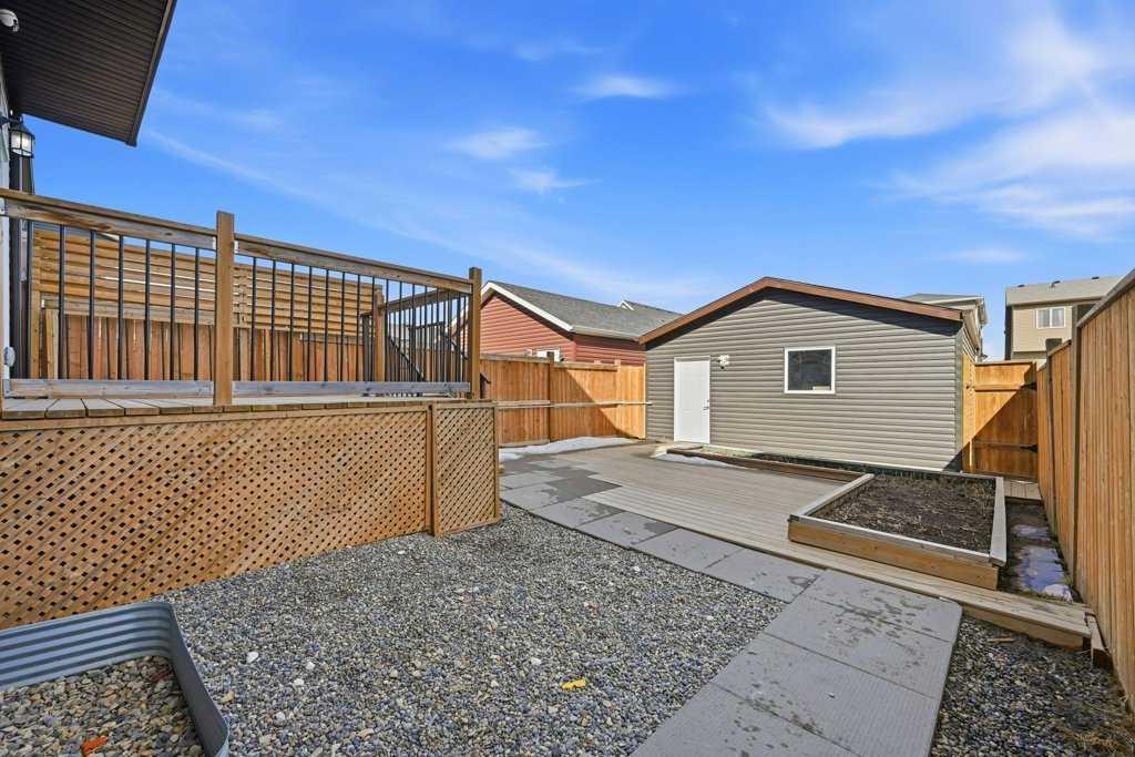 75 Howse Crescent NE