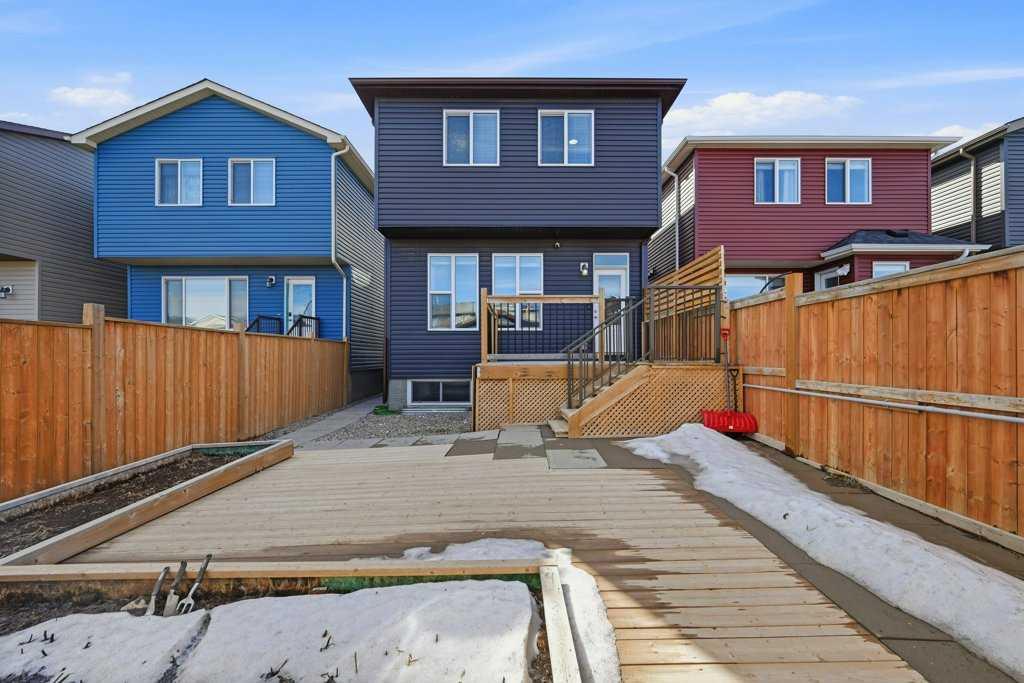 75 Howse Crescent NE