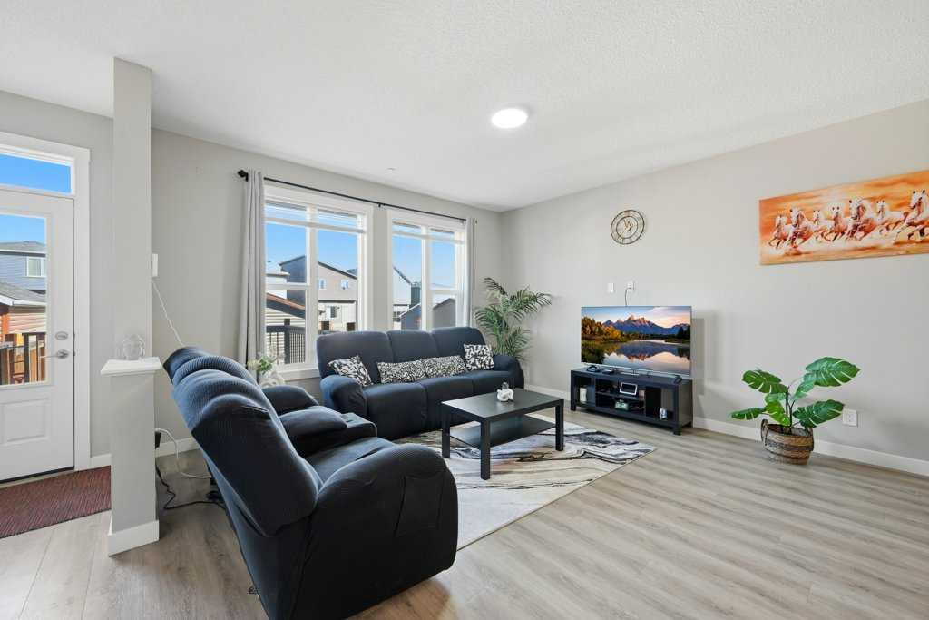 75 Howse Crescent NE