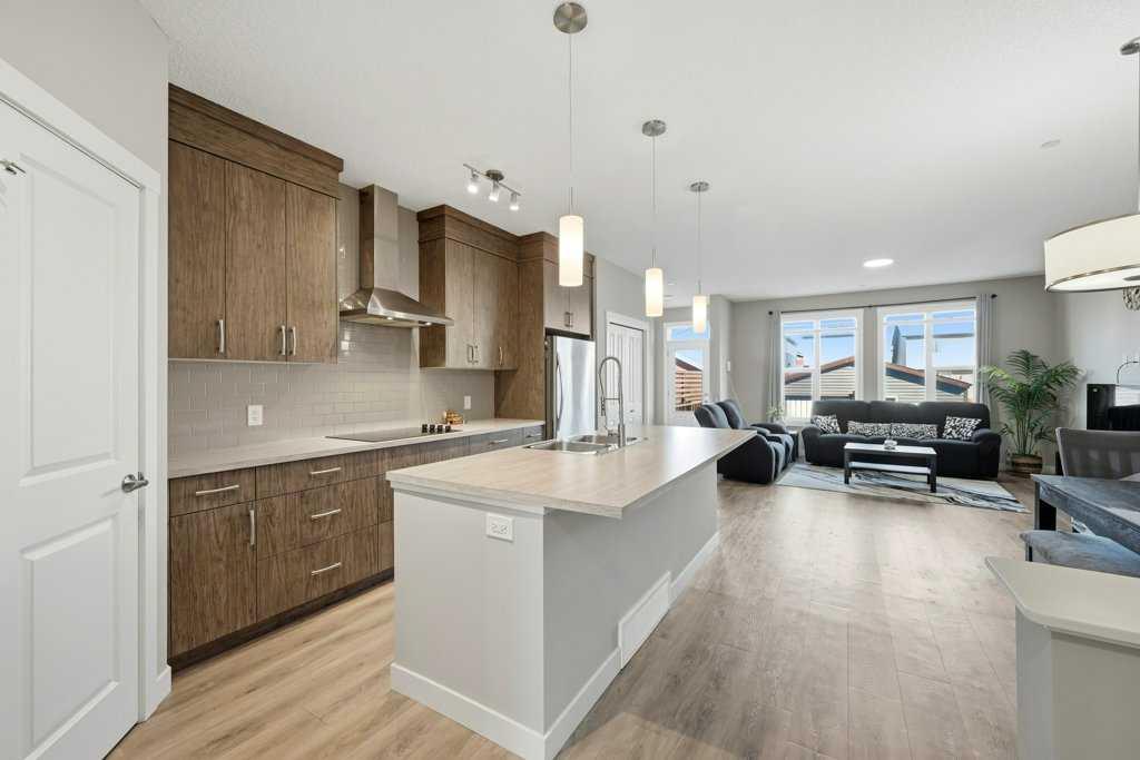 75 Howse Crescent NE