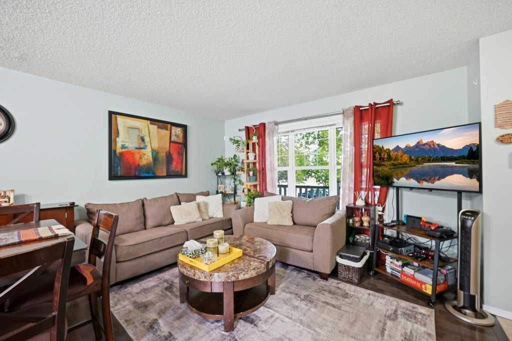 319 Everstone Drive SW
