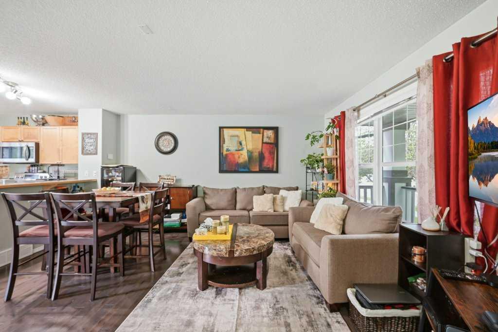 319 Everstone Drive SW