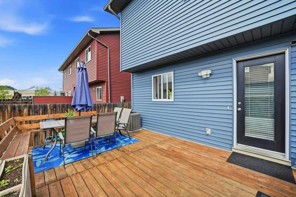 319 Everstone Drive SW
