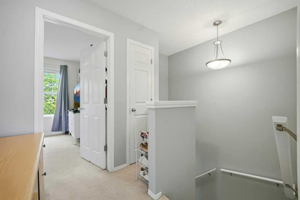 319 Everstone Drive SW